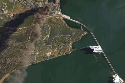 Ukraine tập kích diện rộng, Nga ban bố tình trạng khẩn cấp tại Crimea