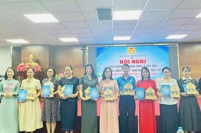 Công đoàn phường Tây Tựu biểu dương 25 gia đình CNVCLĐ tiêu biểu