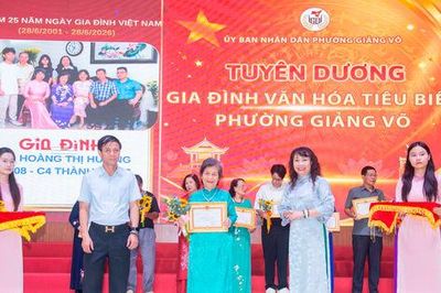 Phường Giảng Võ tuyên dương 70 gia đình văn hóa tiêu biểu