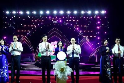 Khai mạc Lễ hội Sen Hà Nội năm 2026: Khẳng định thương hiệu du lịch văn hóa của Thủ đô