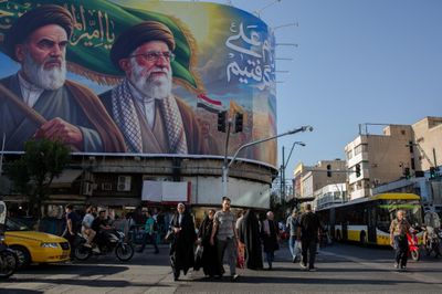 Bahrain cáo buộc Iran tấn công, nhiều nước lên tiếng; Thêm tàu bị trúng đạn tại eo biển Hormuz