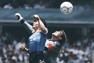 Quả bóng gây tranh cãi nhất lịch sử World Cup của Maradona lên sàn