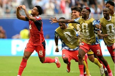 Không thắng trận nào, 'đội bóng tí hon' Cape Verde vẫn lọt vòng knock-out