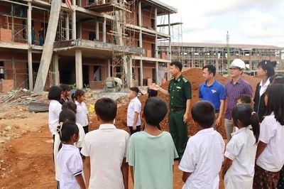 Học sinh vùng biên háo hức đón chờ ngôi trường mới