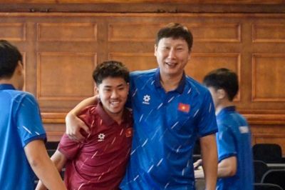 Ngô Đăng Khoa chia tay đội tuyển Việt Nam vì chấn thương