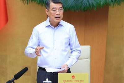 Thủ tướng Lê Minh Hưng: Không đẩy khó khăn cho người dân, doanh nghiệp trong thiết kế chính sách và xây dựng pháp luật