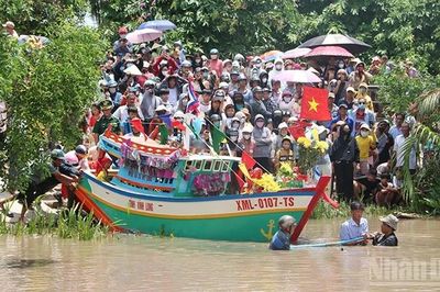 Rộn ràng Lễ hội cúng biển Mỹ Long