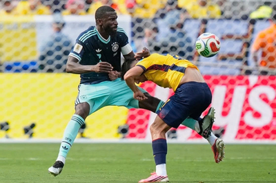 Những cú vấp ở vòng bảng và 'lời nguyền' World Cup