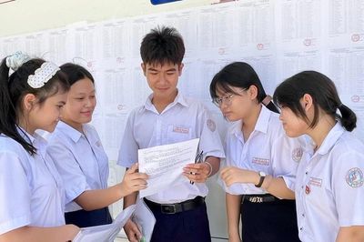 Đề Văn thi vào lớp 10 chạm đến trải nghiệm của học sinh trên không gian mạng
