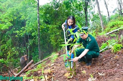 'Lũy tre biên giới Việt' giữ vững chủ quyền lãnh thổ quốc gia