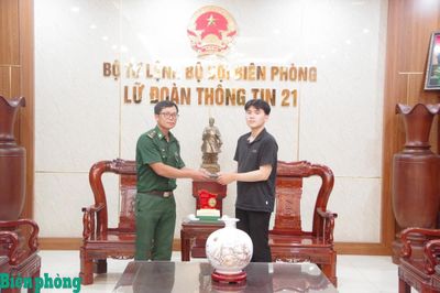 Hành động đẹp của cán bộ Lữ đoàn Thông tin 21