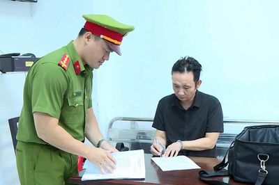 TPHCM: Chủ quán cà phê giả danh công an để lừa đảo nhiều người