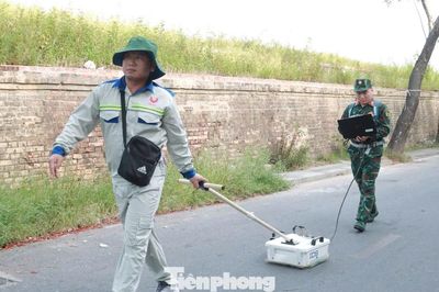 Cận cảnh radar xuyên đất dò tìm mộ liệt sĩ trong Kinh thành Huế