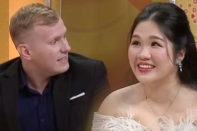 Cô gái Việt yêu chàng trai Canada chỉ sau 12 giờ gặp gỡ, hôn nhân viên mãn