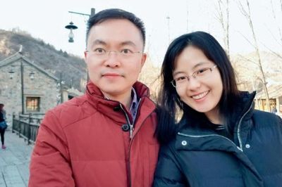 Triệu phú mắc bệnh nan y, vợ bỏ sự nghiệp cùng chồng tìm thuốc chữa