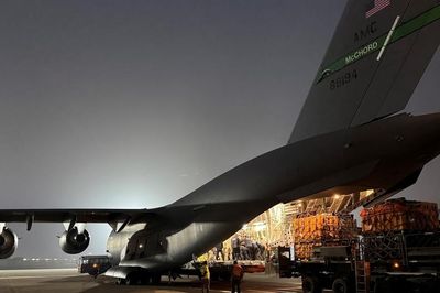 Nhiều nước gửi đội cứu hộ, hàng viện trợ đến Venezuela sau động đất