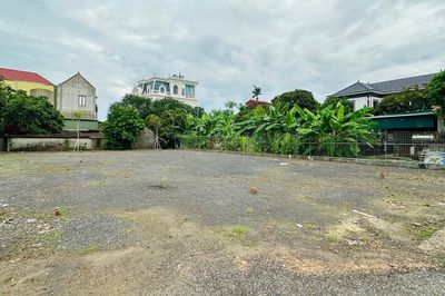 Mua 5 thửa đất quá 30 ngày mới sang tên, vợ chồng cùng bị xử phạt 5 lần