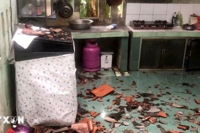 Quảng Ngãi: Mưa đá kèm lốc xoáy làm tốc mái nhiều nhà dân