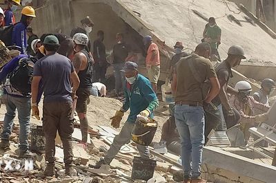 Động đất tại Venezuela: 920 người thiệt mạng, hơn 50.000 người vẫn đang mất tích