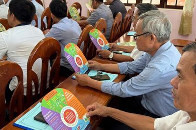 Đưa pháp luật về tận thôn, gỡ từng 'nút thắt' trong cuộc sống