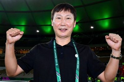 Dàn sao Brazil sẽ giúp HLV Kim Sang Sik vượt ông Park