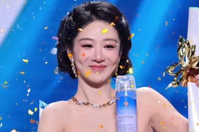 Dương Tử đoạt giải Nữ chính xuất sắc nhất Bạch Ngọc Lan