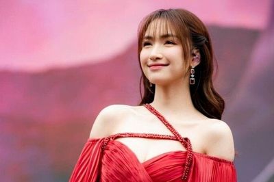 Giống gà 'tiến vua' nặng tới vài kg, chỉ Bắc Ninh quê Hòa Minzy mới có