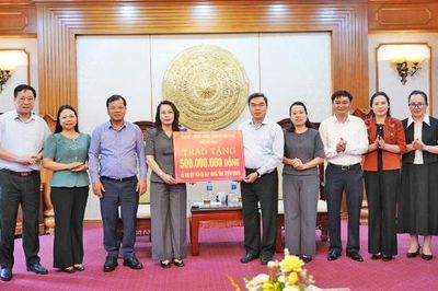 Tỉnh Bắc Ninh tặng 500 triệu đồng ủng hộ Quỹ 'Đền ơn đáp nghĩa' tỉnh Tuyên Quang