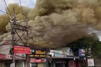 Bắc Ninh: Cháy quán ăn đêm, nghi do tia lửa hàn