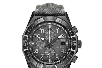 Citizen trình làng Nighthawk CA0897-04H: Phong cách quân đội cùng công nghệ Eco-Drive