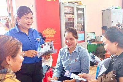 Gần 200 lao động tham gia phiên giao dịch việc làm tại xã Bến Hiên