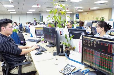 Mở không gian phát triển cho thị trường chứng khoán