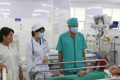 Cứu sống người đàn ông ở Cà Mau bị mái tôn cắt đứt cổ