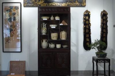 Hàng trăm hiện vật quý hội tụ bên Hồ Gươm