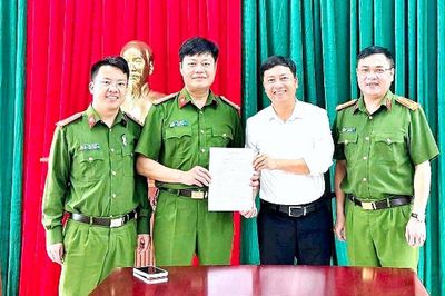 Công an Tả Phìn giúp dân nhận lại gần 500 triệu đồng chuyển nhầm tài khoản
