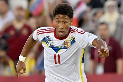Cầu thủ Venezuela từng tham dự U17 World Cup qua đời sau trận động đất kép