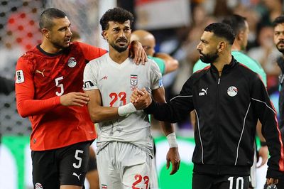 Ai Cập hòa Iran 1-1: Việt vị ngón chân, mất bàn thắng phút cuối