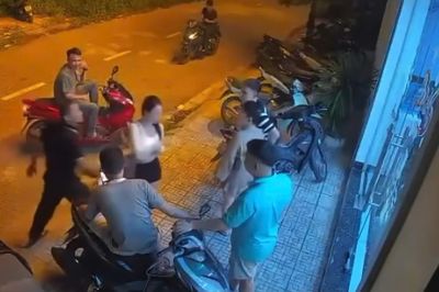 Công an xác minh vụ cô gái bị tát trước quán karaoke ở Ninh Bình