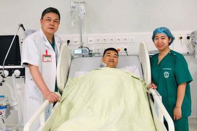 Ca mổ đầu tiên tại BV Bạch Mai Ninh Bình cứu người đàn ông nguy cơ liệt hai chân