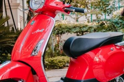 Xe máy điện không cần bằng lái giá chỉ từ 15,5 triệu đồng, đi tới 165 km/lần sạc cực phù hợp cho học sinh dưới 18 tuổi