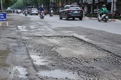 Hà Nội: Công trình khẩn cấp chống ngập chậm hoàn trả mặt đường