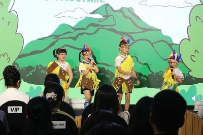 Đừng để công nghệ thay thế cha mẹ dạy con học tiếng Anh