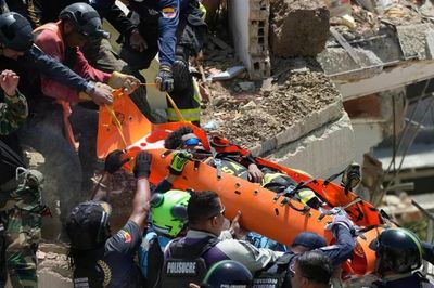 Những hình ảnh thương tâm tại Venezuela sau 3 ngày hứng chịu thảm họa động đất
