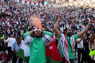 CĐV Jordan ghi điểm bằng một món ăn đặc biệt