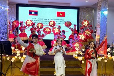 Học sinh, giáo viên 4 tỉnh Nam Lào tham quan di tích lịch sử, văn hóa ở Quảng Trị