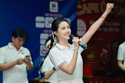 Hoa hậu Phan Thị Mơ chung tay gây quỹ xây nhà tình thương