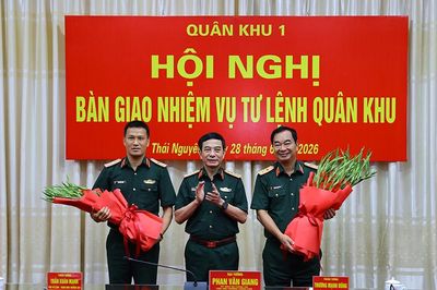 Bổ nhiệm Trung tướng Trương Mạnh Dũng giữ chức Phó Tổng Tham mưu trưởng; Thiếu tướng Trần Xuân Mạnh tiếp nhận nhiệm vụ Tư lệnh Quân khu 1