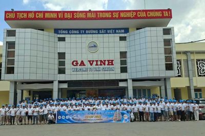 Tàu charter đầu tiên từ Vinh đưa 365 hành khách đi du lịch trải nghiệm