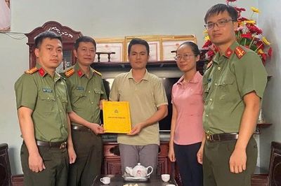 Thanh Hóa chia khó với đồng đội, vun đắp tổ ấm gia đình