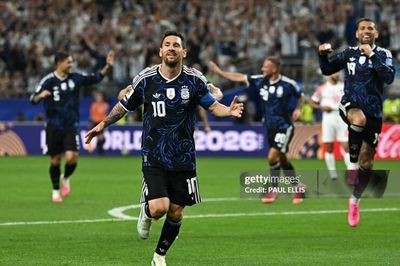 Video bóng đá Jordan - Argentina: 2 siêu phẩm đá phạt, Messi dạo chơi vẫn lập công (World Cup)